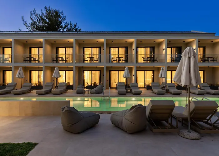 Thera Luxury Living Nikiti 