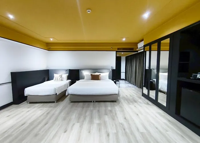 The Quarter Saphankhwai By Uhg - Close To Chatuchak Market, Krung Thep Aphiwat Central Terminal Station-Bangsue Grand Station กรุงเทพมหานคร