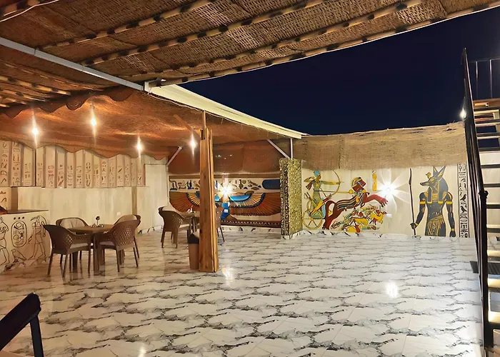 Pharaoh'S Pyramid Crypt Hotel Caïro