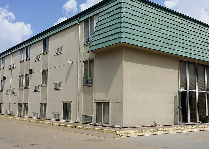 Sunflower Inn In Hutchinson