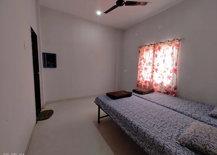 Aadishkti Bhakt Nivas Only For Family Hotel Tuljapur