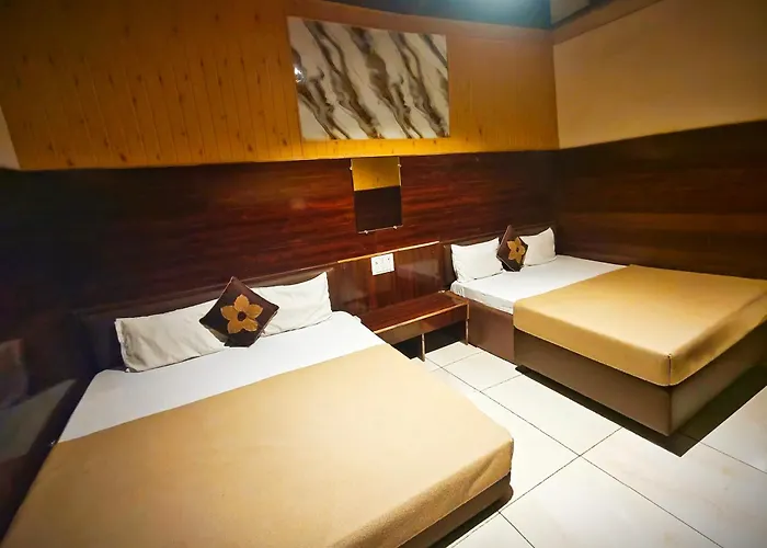 Hotel Om Palace Near Mahakal Mandir Ujjain