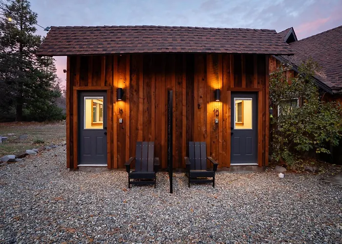 Basecamp Lodge Mount Shasta