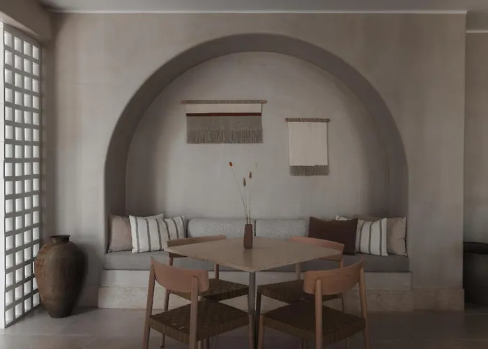 Akria Seaside Suites Naousa