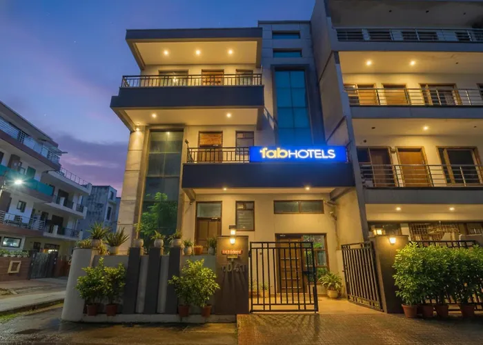 Fabhotel Golf Luxury Gurgaon