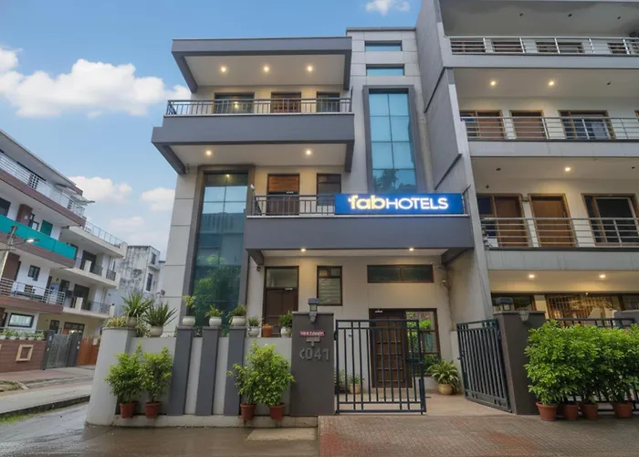 Fabhotel Golf Luxury Gurgaon