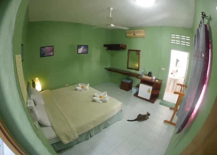 Adams House Hotel Patong