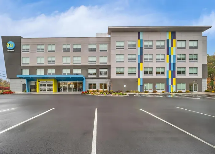 Tru By Hilton Brockton Hotel