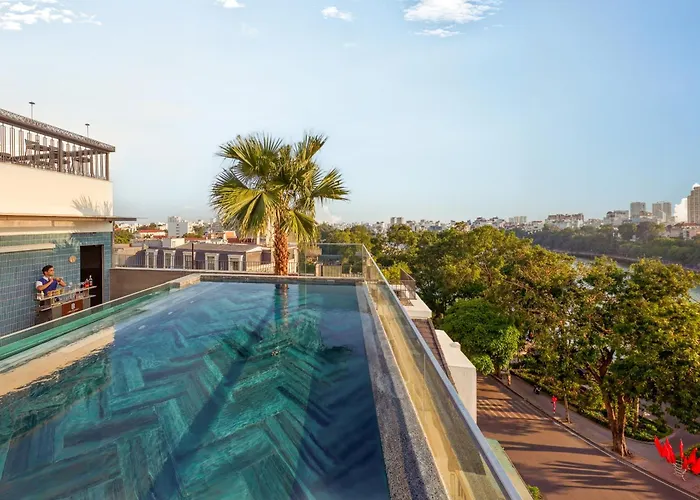 La Siesta Premium Lakeside Hanoi