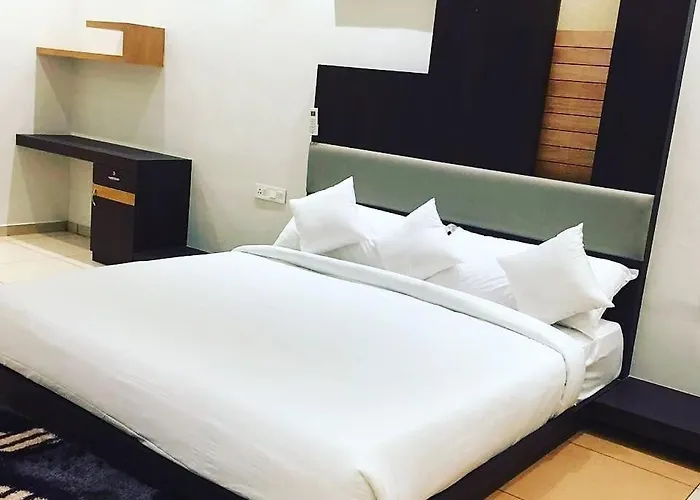 Hotel Al Amana Tower Kondotty