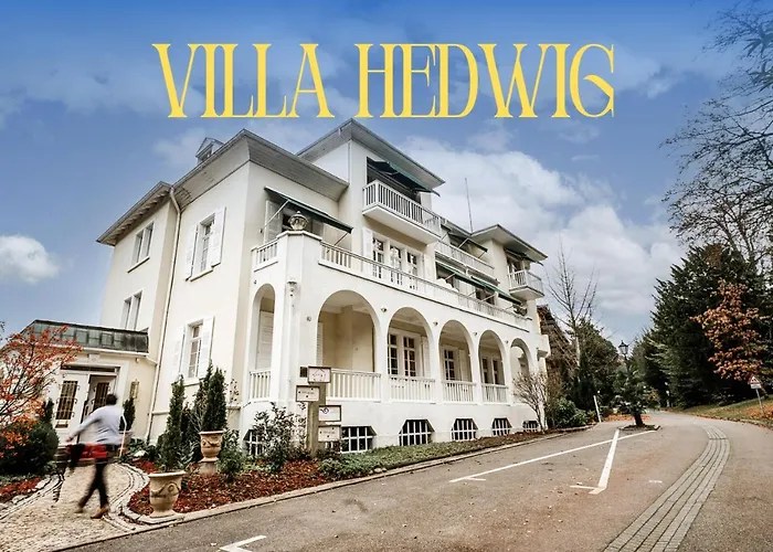 Villa Hedwig - Schwarzwald Apartments mit Thermalbad-Nähe&Balkon mit Bergblick Badenweiler