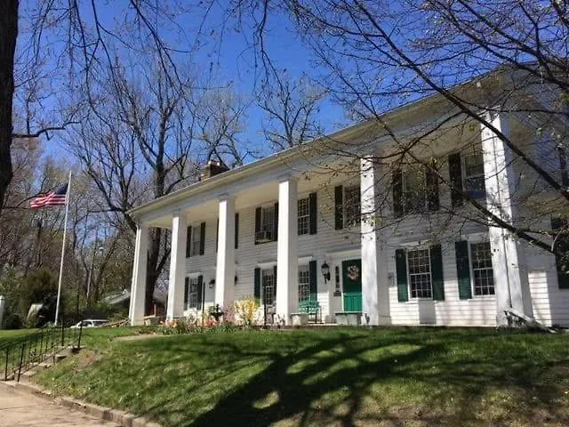 Historic Rider'S Inn Painesville
