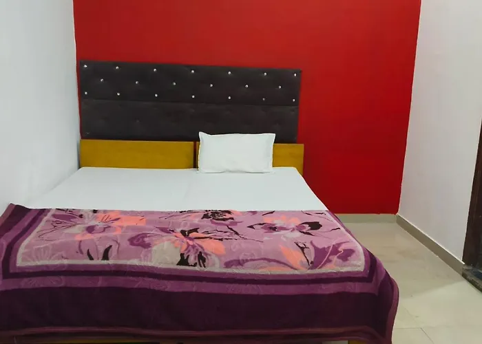 Radhe Radhe Hotel Vrindavan