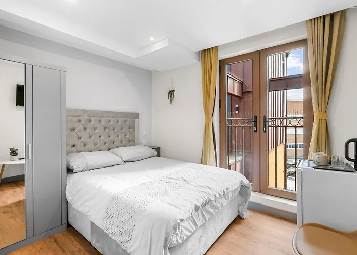 Ensuite Double Godino Hotel By Ilford Station