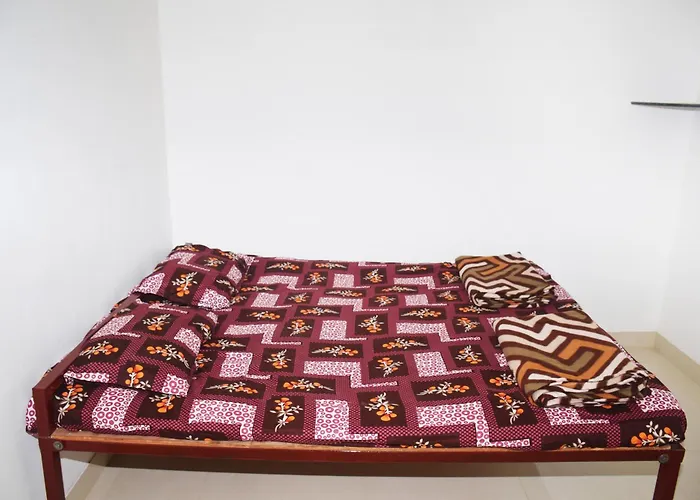 Daneshwari Bhakt Niwas Hotel Akalkot
