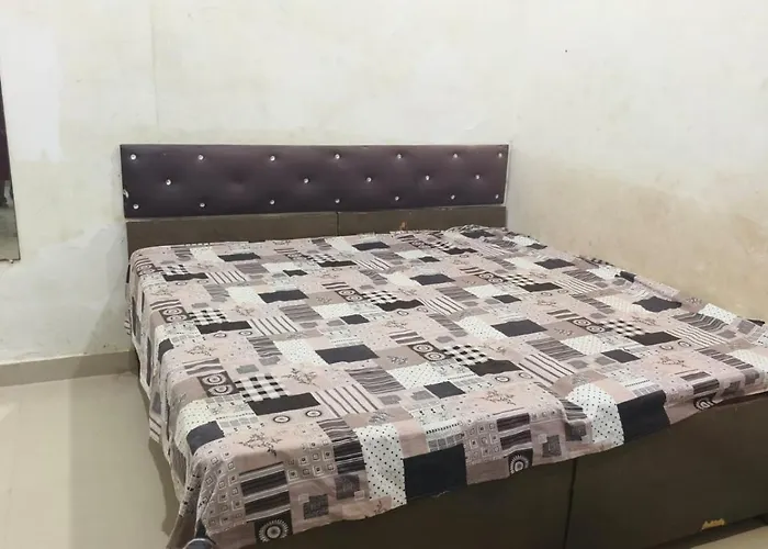 Radhe Radhe Hotel Vrindavan