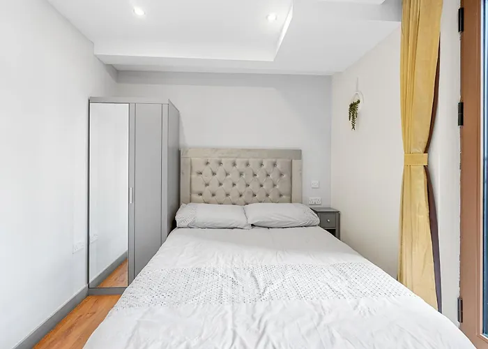 Ensuite Double Godino Hotel By Ilford Station
