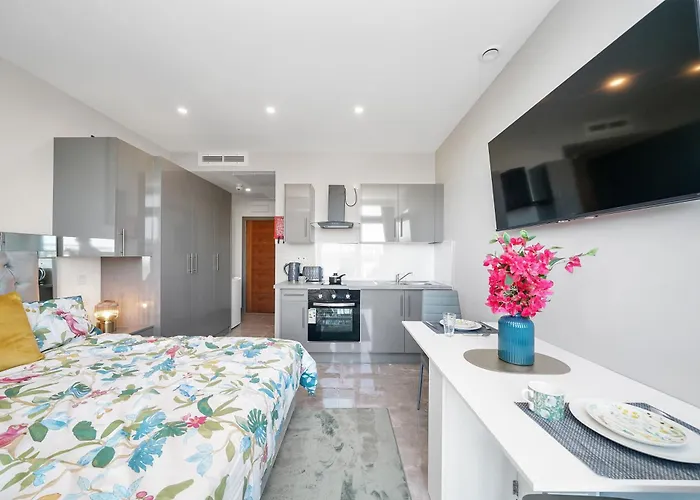 Studio With Balcony Godino Hotel Ilford