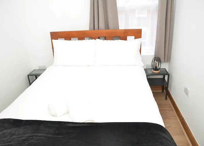 Jmg House - Quality Rooms West Bromwich