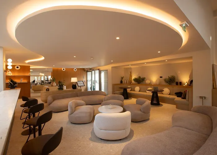 Golden Tulip Avignon Le Paradou
