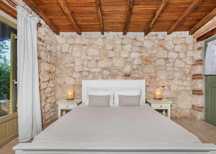 Petrino Eco Village Afytos
