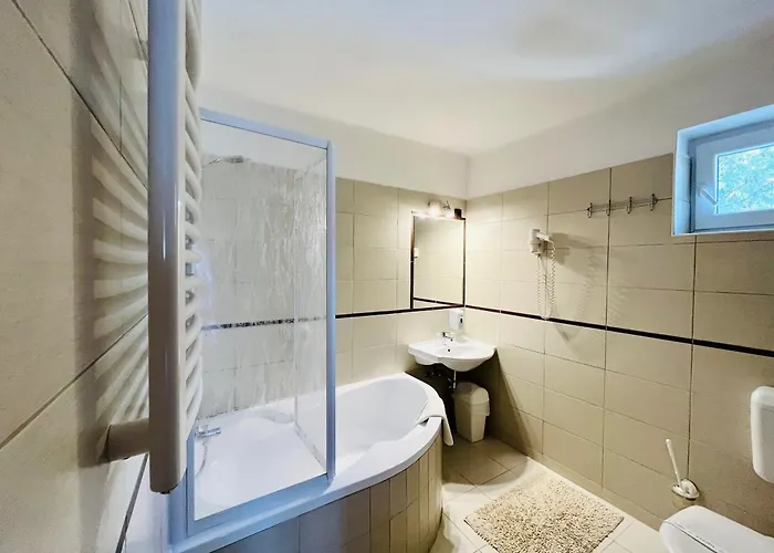 Hotel Korona Wellness, Rendezvény és Borszálloda Eger