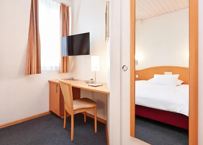 Central City Hotel Rochat Bazel