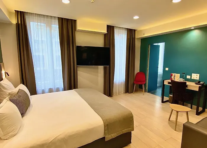 Grand Hotel Clichy Paris - Boutique Hotel
