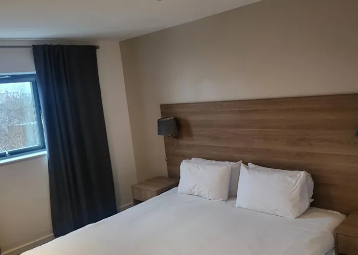 Redwings Lodge Birmingham Oldbury 