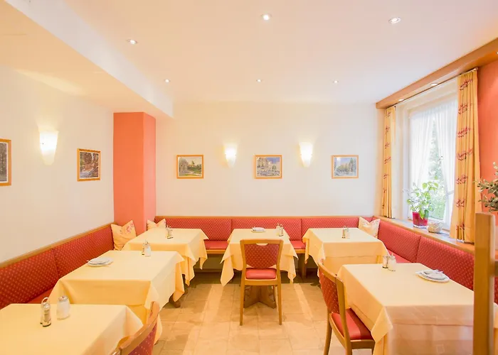 Hotel Kriemhild Am Hirschgarten Munich