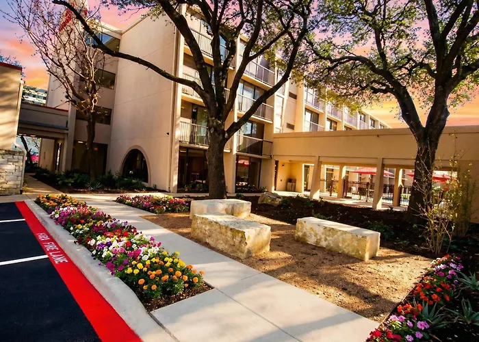 Hotel Ramada By Wyndham Austin South