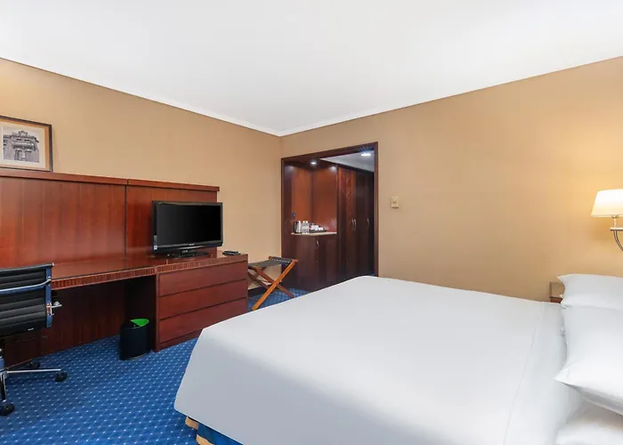 Shanghai Qilu Hotel