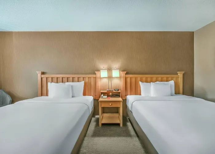 Econo Lodge Inn & Suites West Vancouver