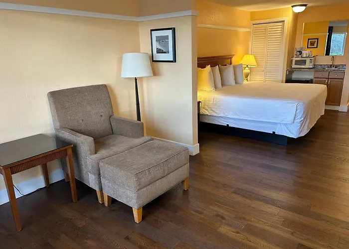 Marina Inn Des Moines / Seatac