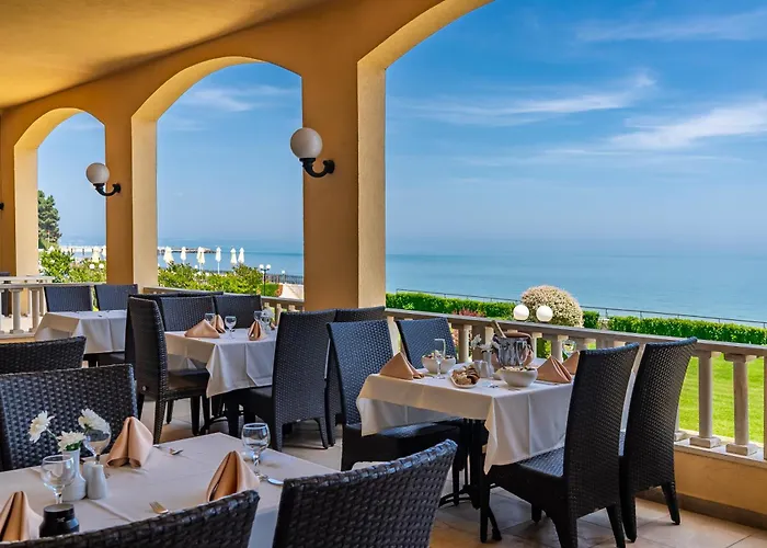 Hvd Riviera Beach Ultra All Inclusive & Mineral Pool - Private Beach & Free Parking Golden Sands