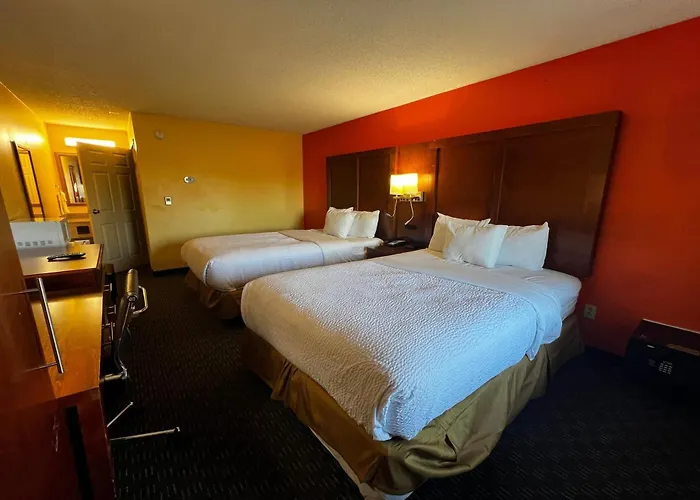 Traveiodge By Wyndham Parsippany Hotel