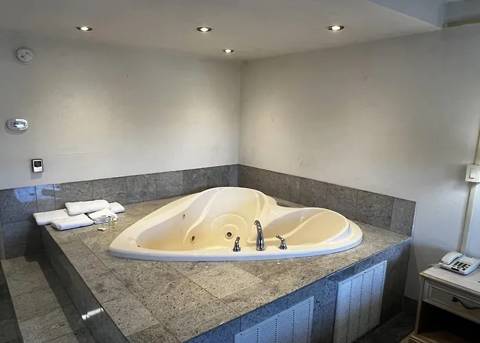 Traveiodge By Wyndham Parsippany Hotel