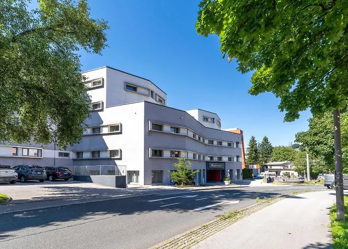 Plaza Premium Salzburg Hotel