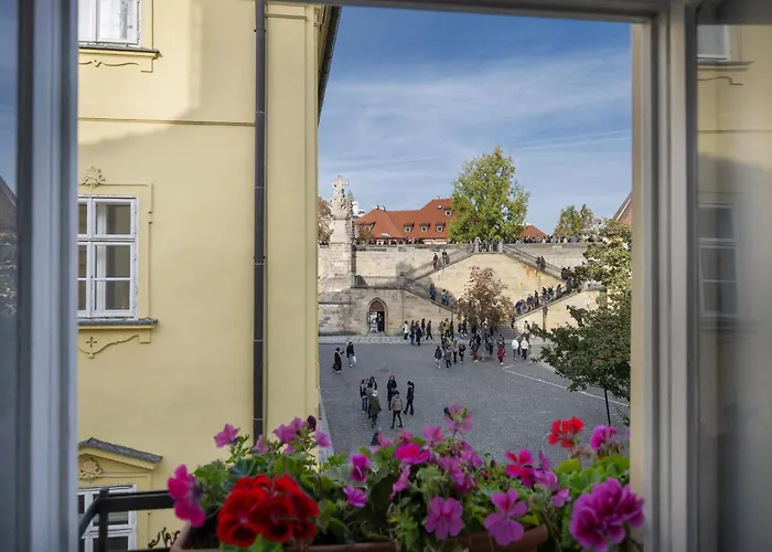 Hotel At The Golden Scissors Prag