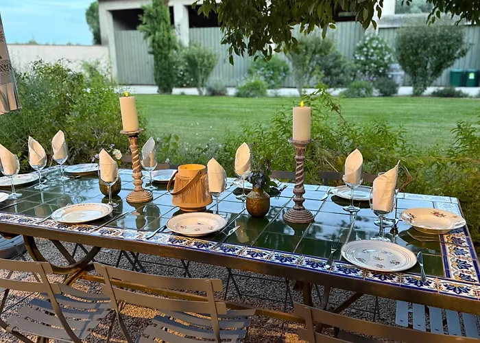 Domaine Des Clos Hotel Et Appartements- Teritoria Beaucaire 