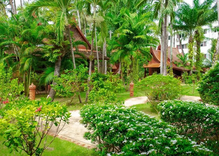 Royal Phawadee Village Patong - 2 Minutes Walk To The Beach