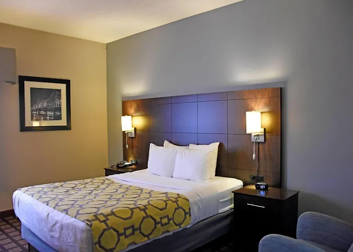 Baymont By Wyndham Morton Hotel