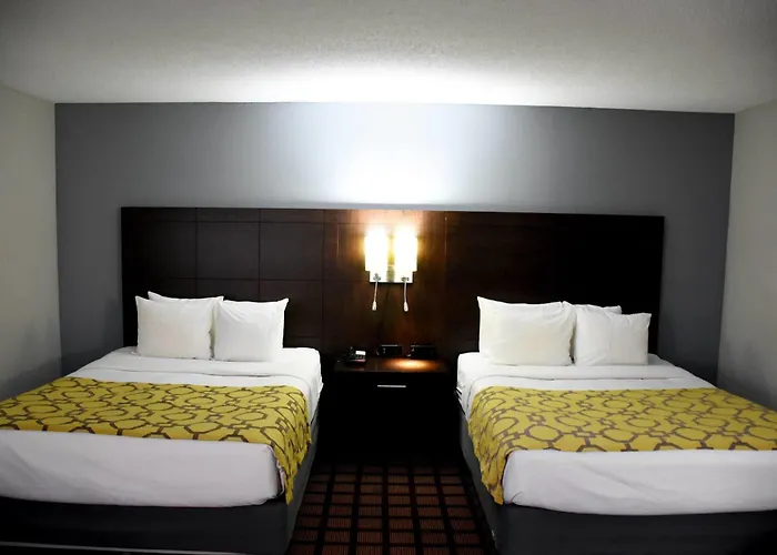 Baymont By Wyndham Morton Hotel