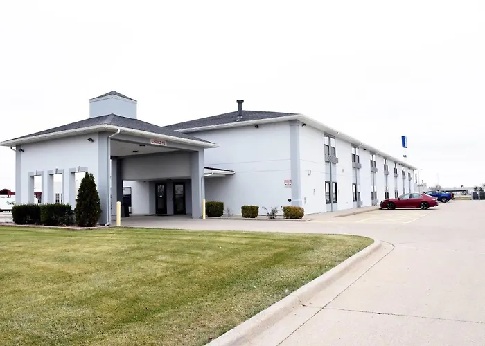 Baymont By Wyndham Morton Hotel