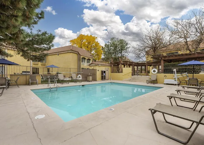 Best Western Airport Albuquerque InnSuites Hotel&Suites