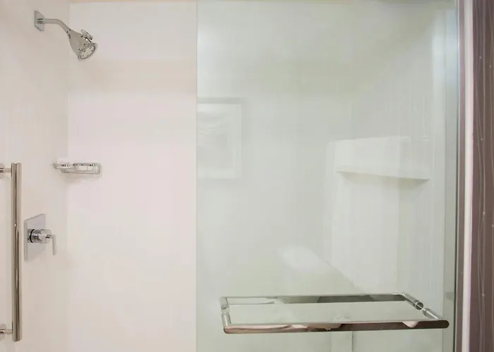 Courtyard By Marriott Boston Westborough Hotel