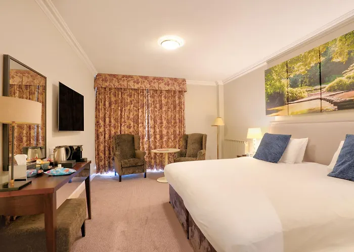 Sunday Box Hill Burford Bridge Hotel Dorking