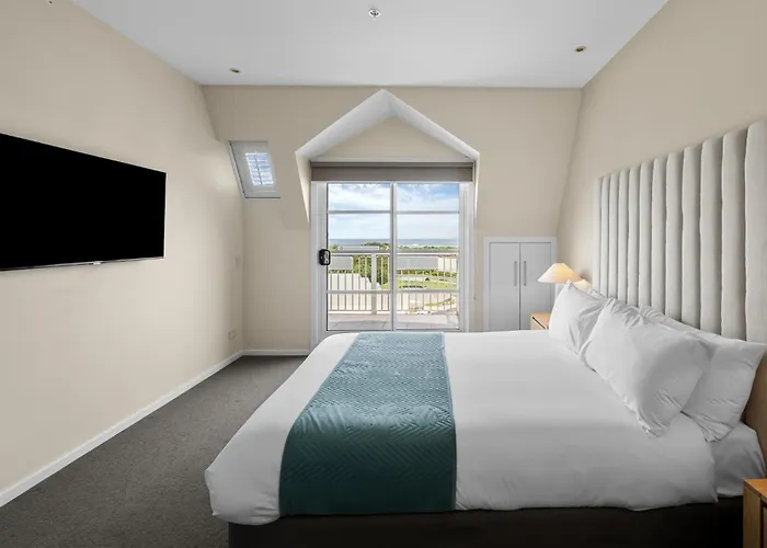 Deep Blue Hotel & Hot Springs Warrnambool