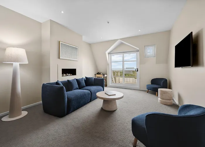 Deep Blue Hotel & Hot Springs Warrnambool