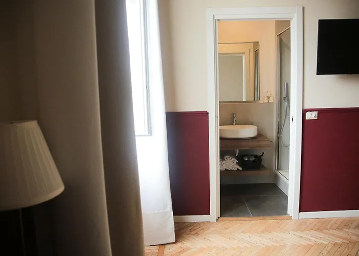 Albergo Garisenda Con Terrazza Panoramica Sulle Due Torri Bolonya